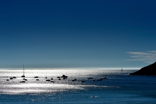 Georges-Félix Cohen, Bleu marine (Photografie, Fotografie, Meeresbrise, Meer, Segelboote, Segel,  Urlaub, Frankreich, Badezimmer, Arztpraxis, Treppenhaus, blau)