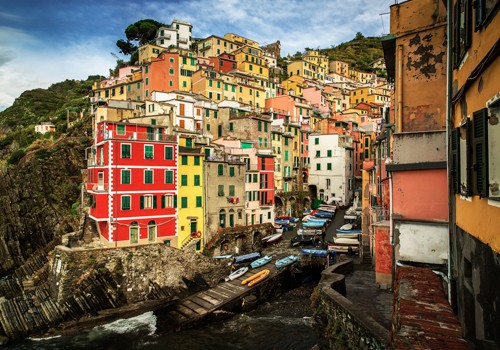 Ronin, Cinque Terre (Städte, Italien, Küstendorf, mediterran, Riviera, Architektur, Treppenhaus, Wohnzimmer, Wunschgröße, Fotokunst, bunt)