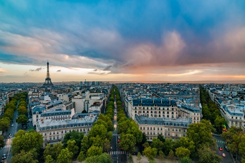 Arnaud Bertrande, Vue sur Paris depuis l´Arc de Triomphe (Paris, Panorama, Blick vom Triumphbogen, Eiffelturm, Metropole, Städte, Großstadt, Wohnzimmer, Büro, Fotokunst,  bunt)