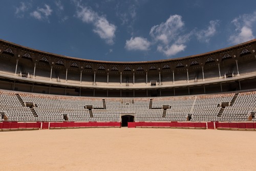 Oliver Stein, La Monumental Barcelona II (Arena, Stierkampfarena, Gebäude, Fotografie, Architektur, Barcelona, Wunschgröße, Fotografie, Wohnzimmer, bunt)