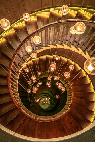 Ronin, Dreamy Staircase (Architektur, Treppenhaus, Spirale, Schnecke, Lampen, Hängelampen, Design, Treppenhaus, Wohnzimmer, Büro, Wunschgröße, Fotokunst,)