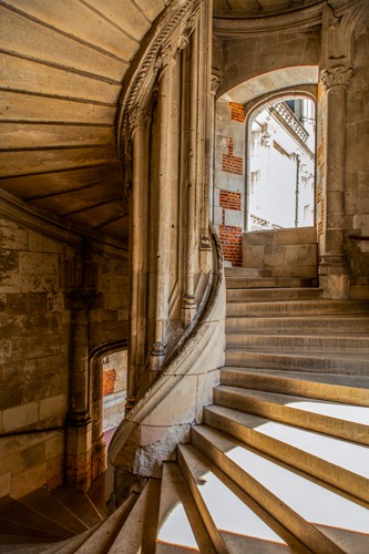 Ronin, Castle Steps (Architektur, Treppenhaus, Spirale, Schnecke, Burg, Schloss, Treppenhaus, Wohnzimmer, Wunschgröße, Fotokunst,)