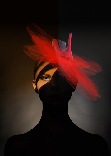 Richard Desmarais, Easter Bonnet (Frau, Hut, Pumps, Schuh, Kopfschmuck, Portrait, Licht/Schatten, Hals, modern, Surreal, Fotokunst, Wunschgröße, Wohnzimmer, rot/schwarz)