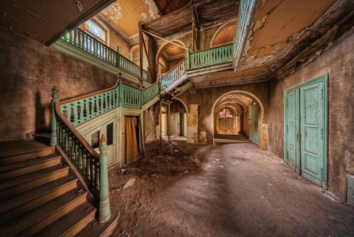 Matthias Haker, Candy Mansion (Treppe, Aufgang, Vergänglichkeit, Erinnerung, Nostalgie, Prunk, Pracht, Vergangenheit, Gebäude / Architektur, Verfall,  Wunschgröße, Fotokunst, Modern, Wohnzimmer, Schlafzimmer, bunt)