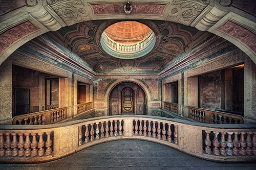 Matthias Haker, Chapel (Ballustrade, Architektur, Gebäude, Stuck, Wunschgröße, Fotokunst, Modern, Wohnzimmer, Schlafzimmer, bunt)