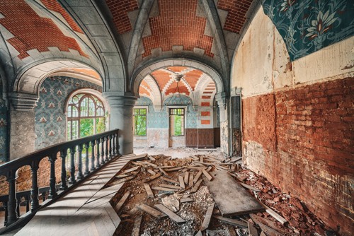 Matthias Haker, Sandcastles (Schloss, mondän, Schutt, Vergänglichkeit, Erinnerung, Nostalgie, Prunk, Pracht, Vergangenheit, Gebäude / Architektur, Verfall,  Wunschgröße, Fotokunst, Modern, Wohnzimmer, Schlafzimmer, bunt)