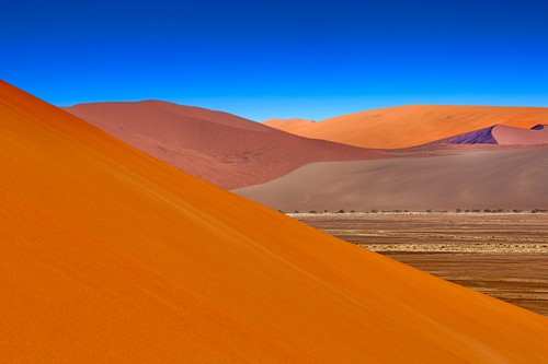 Peter Hillert, Namib II (Afrika, Namibia, Wüste, Sand, Dünen, Himmel, Landschaft, Fotografie, Wohnzimmer, Treppenhaus, Wunschgröße, bunt)