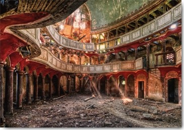 Matthias Haker, Gods Forgotten Palace (Interieur, Palast, Gebäude / Architektur, Zerfall, Säulen, Bögen, Emporen, Nostalgie, Licht, Schatten, Verfall, Schloss, Wunschgröße,   Wohnzimmer, braun / grau)