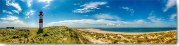 Rolf Fischer, Sylt Panorama Ellenbogen mit Leuchtturm (Wunschgröße, Insel, Landschaftsfotografie, Nordsee, Leuchtturm, Sommer, Horizont, Wolken, Flur, Treppenhaus, Wohnzimmer, bunt)