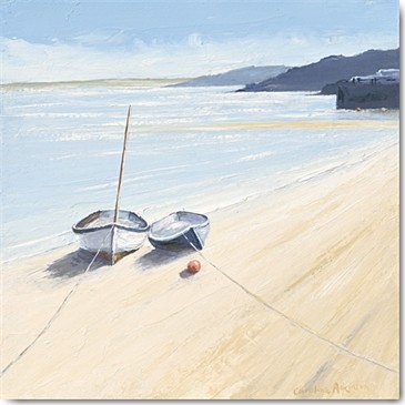 Caroline Atkinson, Waiting for the Tide (Meer, Meeresbrise, Strand, Sand, Boote, Wunschgröße, Treppenhaus, Wohnzimmer, Malerei, bunt)