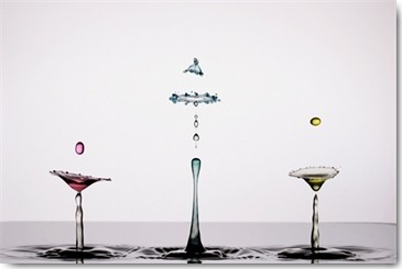 Manuel Sanchez, Trilogie (Tropfen, Abstrakt, Modern, Wassertropfen, Makro, Momentaufnahme, Fotokunst, Splash, Spritzer, Wunschgröße, Wohnzimmer, Badezimmer, Treppenhaus, bunt)