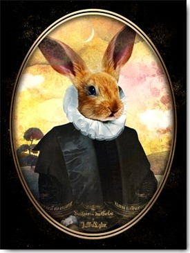 André Sanchez, Reverend Cookie (Hase, Hasenkopf, menschlicher Körper, barocke Mode, Halskrause, Antropomorphismus kurios, Mischwesen, Wohnzimmer, Treppenhaus, Wunschgröße, bunt)