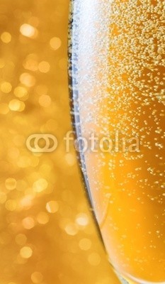 Igor Normann, champagne . (Wunschgröße, Fotokunst, Glas, Getränk, Sekt, Champagner, Alkohol, Kohlensäure, Bläschen, Spritzig, Erfrischend,  Spiegelung, Reflexion, Nahaufnahme, Bar, Gastronomie, Bistro, Esszimmer, bunt)