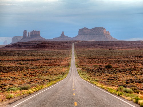 Aurélien Terrible, Backyard (Landschaften, Amerika, Grand Canyon, Geologie, Felsen, Straße, Einsamkeit,  Schlafzimmer, Treppenhaus, Wohnzimmer, Wunschgröße, Fotografie, bunt)