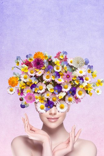 Richard Desmarais, Daises (Frau, Blumen, Blumenstrauß, Frühling, Bouquet, Kopfschmuck, Portrait, Hals, modern, Surreal, Fotokunst, Wunschgröße, Wohnzimmer, bunt)