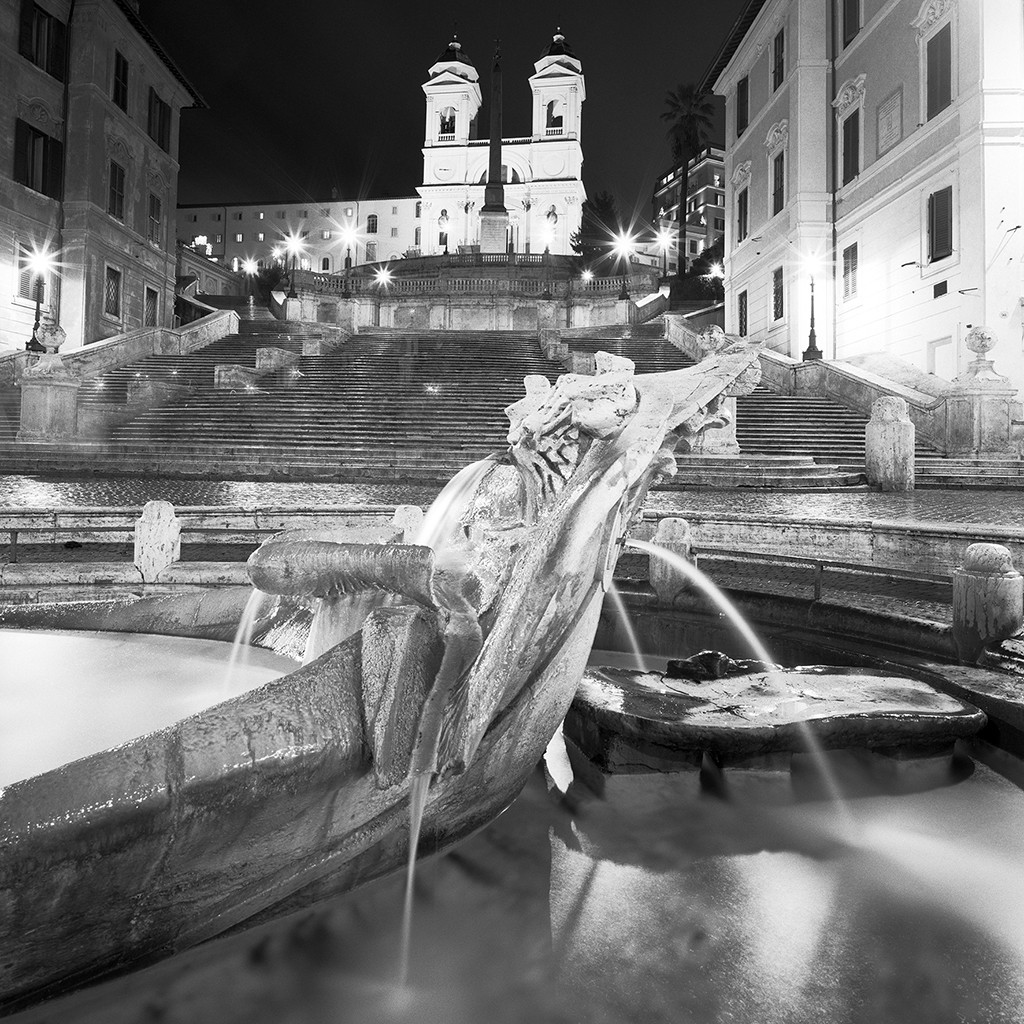 Dave Butcher, Rome Spanish Steps (Wunschgröße, Fotokunst, Städte, Spanische Treppe, Kirche, Santa Trinità dei Monti, Rom, Architektur,  Abendszene, Beleuchtung, Italien,  Wohnzimmer, Treppenhaus, schwarz/weiß)