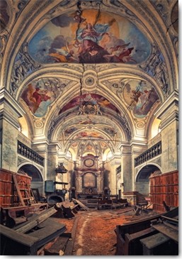 Matthias Haker, The Last Prayer (Interieur, Kirche, Deckenfresko, Vergänglichkeit, Erinnerung, Nostalgie, Prunk, Pracht, Vergangenheit, Gebäude / Architektur, Verfall, Zerstörung, Wunschgröße, Wohnzimmer, Schlafzimmer, bunt)