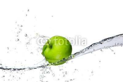 Jag_cz, Fresh apple with water splashing, isolated on white background (Wunschgröße, Fotokunst, Früchte, Obst, kernobst, Apfel, Granny Smith, Wasserstrahl, Wasserspritzer,  Frische, Erfrischung, belebend, Küche, Gastronomie, Bistro, weiß / grün)