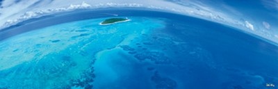 John Xiong, Great Barrier Reef I (Photokunst, Wunschgröße, Landschaften, Ozean, Vogelperspektive, Konvex, Meeresbrise, Wohnzimmer, Treppenhaus, blau)