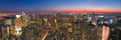 John Xiong, Manhattan night views (Photokunst, Wunschgröße, Städte, Metropole, New York, Vogelperspektive  Erdkrümmung, Sonnenuntergang Horizont, Skyline, Wohnzimmer, Treppenhaus, Büro)