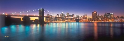 John Xiong, New York City by twilight (Photokunst, Wunschgröße, Metropole,Architektur, Panorama, Städte, Brücke, Skyline, Dämmerung, Wohnzimmer, Treppenhaus)