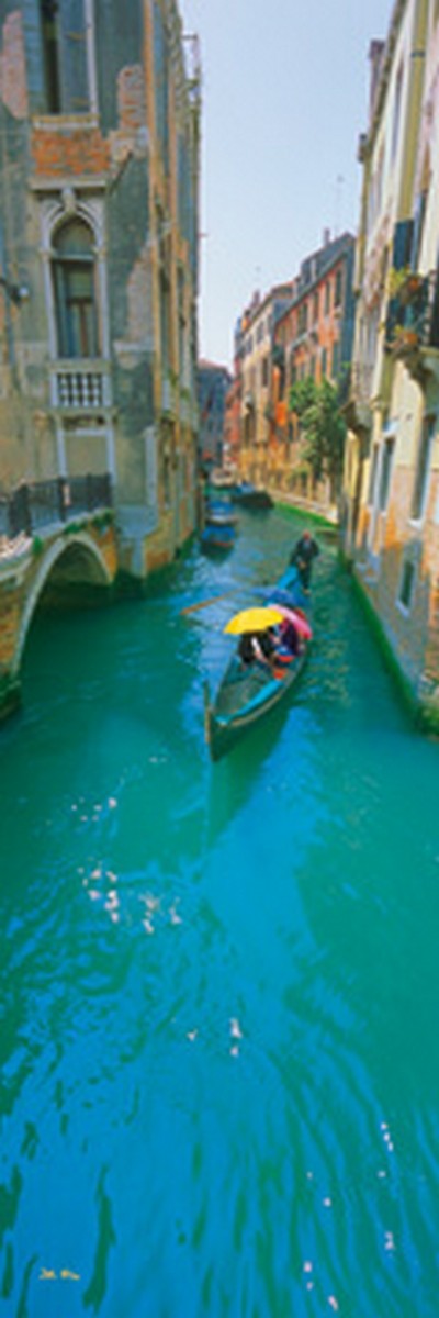 John Xiong, Gondola ride (Photokunst, Wunschgröße, Städte, Italien, Kanal, Rio, Boot, Gondel, Venedig, Wohnzimmer, Treppenhaus, bunt)