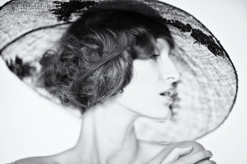 Kai Stuht, Elegance (Wunschgröße, Wohnzimmer, Schlafzimmer, erotisch, schwarz/weiß, People & Eros,Fotografie,Fotografie Figurativ)