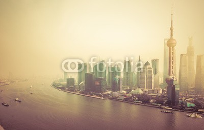 kalafoto, sunset at shanghai china (stadt, neu, york, skyline, anblick, fluß, antennen, stadtlandschaft, gebäude, urbano, himmel, architektur, modern, panorama, business, licht, szene, büro, licht, finanzen, gebäude, wasser, landschaft, turm, downtown, brücke, orientierungspunk)