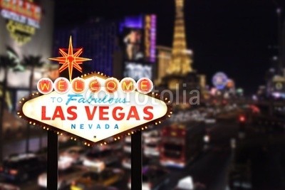Katrina Brown, Welcome to Las Vegas Nevada (wette, wette, verschwommen, gebäude, busy, casino, stadt, stadtlandschaft, verfärbt, dunkel, oden, unterhaltung, abend, spielend, glücksspiel, hotel, stunde, orientierungspunkt, licht, motel, nevada, nacht, nachtleben, straßen, rasen, zeichen, skylin)