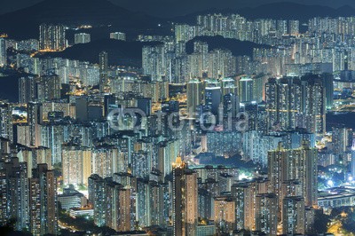 leeyiutung, Aerial view of Hong Kong city (hong kong, gebäude, stadtteil, architektur, hafen, apartment, wohn, kong, hong, skyscraper, downtown, antennen, reisen, anblick, pfeiler, business, urbano, orientierungspunkt, panoramisch, nacht, szenerie, skyline, marina, finanz-, asien, modern, metropol)