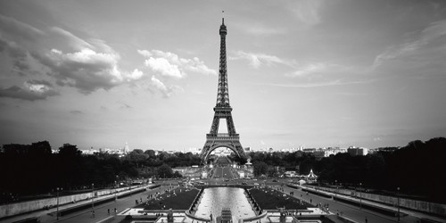 Leo Seidel, Eiffel Turm I (Eiffelturm, Paris, Wahrzeichen, Architektur, Konstruktion, Wohnzimmer, Treppenhaus, Wunschgröße, Fotokunst, schwarz/weiß)