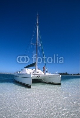 linous, Cayo Largo - Cuba (katamaran, boot, meer, stranden, blau, wasser, insel, schiff, segelboot, weiß, himmel, blauer himme)