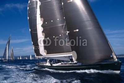 linous, Les Voiles de Saint Tropez (segelboot, regatta, schwarz, meer, wasser, blau, segel, boot, schif)