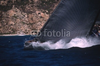 linous, Segeln (segelboot, segel, boot, schiff, yacht, meer, wasser, see, ufer, weiß, welle, blau, ber)