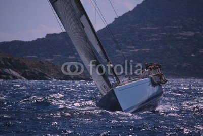 linous, Segelboot (segelboot, segel, boot, schiff, bogen, gespann, yacht, meer, wasser, see, ufer, weiß, welle, blau, ber)