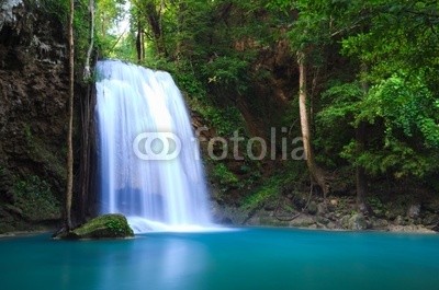 lkunl, Erawan Waterfall in Kanchanaburi, Thailand (wasserfall, fallen, cascade, katarakt, kühl, strömend, wald, frisch, frische, grün, urwald, park, entspannen, strömen, siam, sturzbach, baum, wasser, erstaunlich, hintergrund, schöner, schönheit, flüsschen, exotisch, flüssig, laubwerk, zuwach)