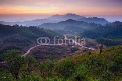 lkunl, Landscape of sunrise over mountains in Kanchanaburi,Thailand (abenddämmerung, morgengetränk, sonnenuntergänge, berg, sunrise, Silhouette, alp, hintergrund, schön, schönheit, blau, bewölkung, kalt, farbe, colorful, umwelt, wald, gras, grün, hoch, mittelgebirge, hiking, hügel, horizont, landen, landschaft, licht, morg)