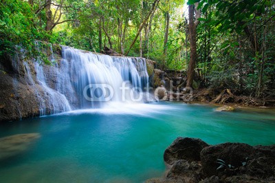 lkunl, Waterfall in forest, Kanchanaburi, Thailand (wasserfall, wasser, siam, katarakt, erstaunlich, hintergrund, schöner, cascade, sauber, kühl, flüsschen, exotisch, fallen, strömend, flüssig, laubwerk, wald, frisch, frische, grün, zuwachs, himmel, urwald, landschaft, leaf, bewegung, natur, paradis)