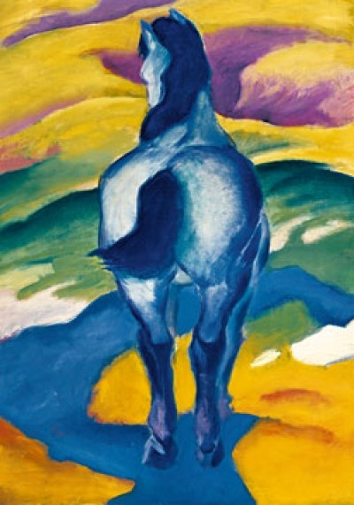 Franz Marc, Blaues Pferd II (Malerei, Expressionismus, Pferd, Tier, figurativ, Rückenansicht, Schweif, Landschaft, Hügel, klassische Moderne, Wohnzimmer, Arztpraxis, Treppenhaus, blau / bunt)