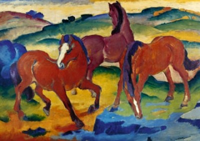 Franz Marc, Die roten Pferde (Malerei, Expressionismus, Pferde, Herde, Tier, figurativ, Landschaft, Hügel, klassische Moderne, Wohnzimmer, Arztpraxis, Treppenhaus,  bunt)