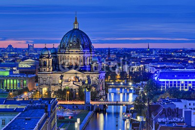 Marco2811, Berliner dom (berlin, berliner, dom, luftaufnahme, spree, brandenburger, tor, freiheit, hauptstadt, orientierungspunkt, abend, europa, geschichte, historisch, packung, sehenswürdigkeit, perspektiven, wand, abenddämmerung, bejahrt, anblick, angestrahlt, berühm)