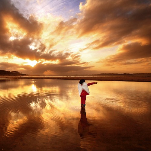 Marina Cano, Angel (Fotokunst, Photokunst, Landschaftsfotografie, Sonnenuntergang, Wohnzimmer, Büro, Kind, Regenschirm,Flur,Fotografie)