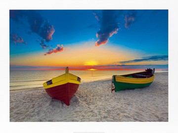 Maya Sokolovska, Two Boats (Photokunst, Fotografie, Landschaftsfotografie, Wolken, Boot, Wasser, Strand, Meer)