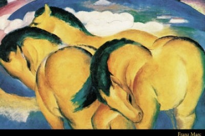 Franz Marc, Little yellow Horses (Malerei, Expressionismus, Pferde, Wolken, Tier, figurativ, klassische Moderne, Wohnzimmer, Arztpraxis, Treppenhaus, gelb, bunt)