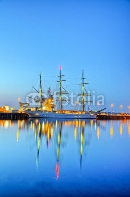Marco2811, Gorch fock hockant (segelschiff, blau, hanse, schleswig-holstein, himmel, historisch, meer, ostsee, rostock, segel, segel, wasser, welle, wolken, kieferzapfen, fock, skampie, außenaufnahme, boot, deutschland, event, waterfront, international, küste, norddeutschlan)
