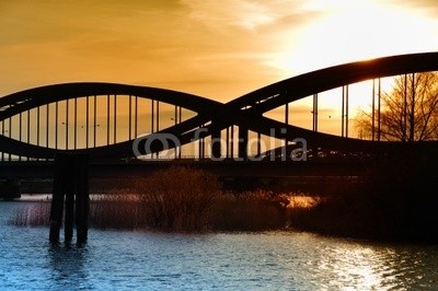 Matthias Krüttgen, Sonnenuntergang an den Neuen Elbbrücken in Hamburg (Fotokunst,Städte,Gebäude / Architektur, Brücke,Hamburg,Flur,Treppenhaus)