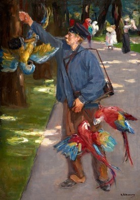 Max Liebermann, Der Papageienmann (Park, Parkweg, Mann, Papageien, Aras, Sommer, Freizeit, Sonnenlicht, Malerei, Impressionismus, Lichteffekte, Licht / Schatten, Menschen, Wunschgröße, Wohnzimmer,  bunt)