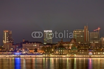 motorradcbr, Hamburg bei Nacht (Fotokunst,Städte,Skyline,Hamburg,Flur,Treppenhaus)