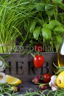 Natalia Klenova, herbs and vegetables (hintergrund, box, tage, frisch, garten, grün, kraut, zuhause, küche, leaf, licht, basilikum, gemüse, würze, kochen, kruste, küche, köstlich, diät, abendessen, feeds, europäisch, essen, feinschmecker, gesundheit, gesund, zutaten, backofe)