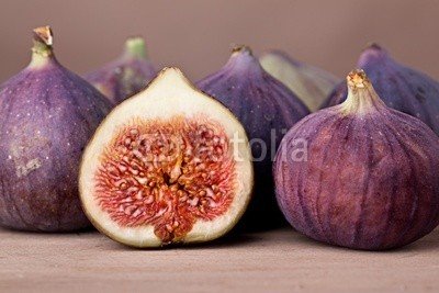 Nailia Schwarz, Frische Feigen (Wunschgröße, Fotografie, Obst, Früchte, Feigen, Gesundheit, Ernährung, Küche, Esszimmer, violett)